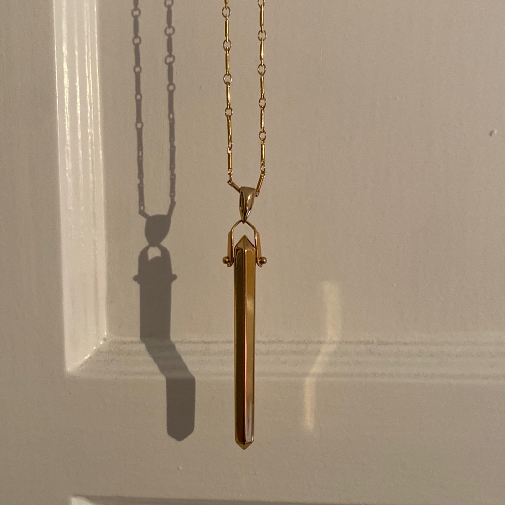 Stella and Dot original gold drop necklace